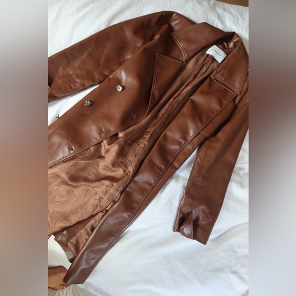 ARITZIA VEGAN LEATHER MIDI TRENCHCOAT - Picture 3 of 4